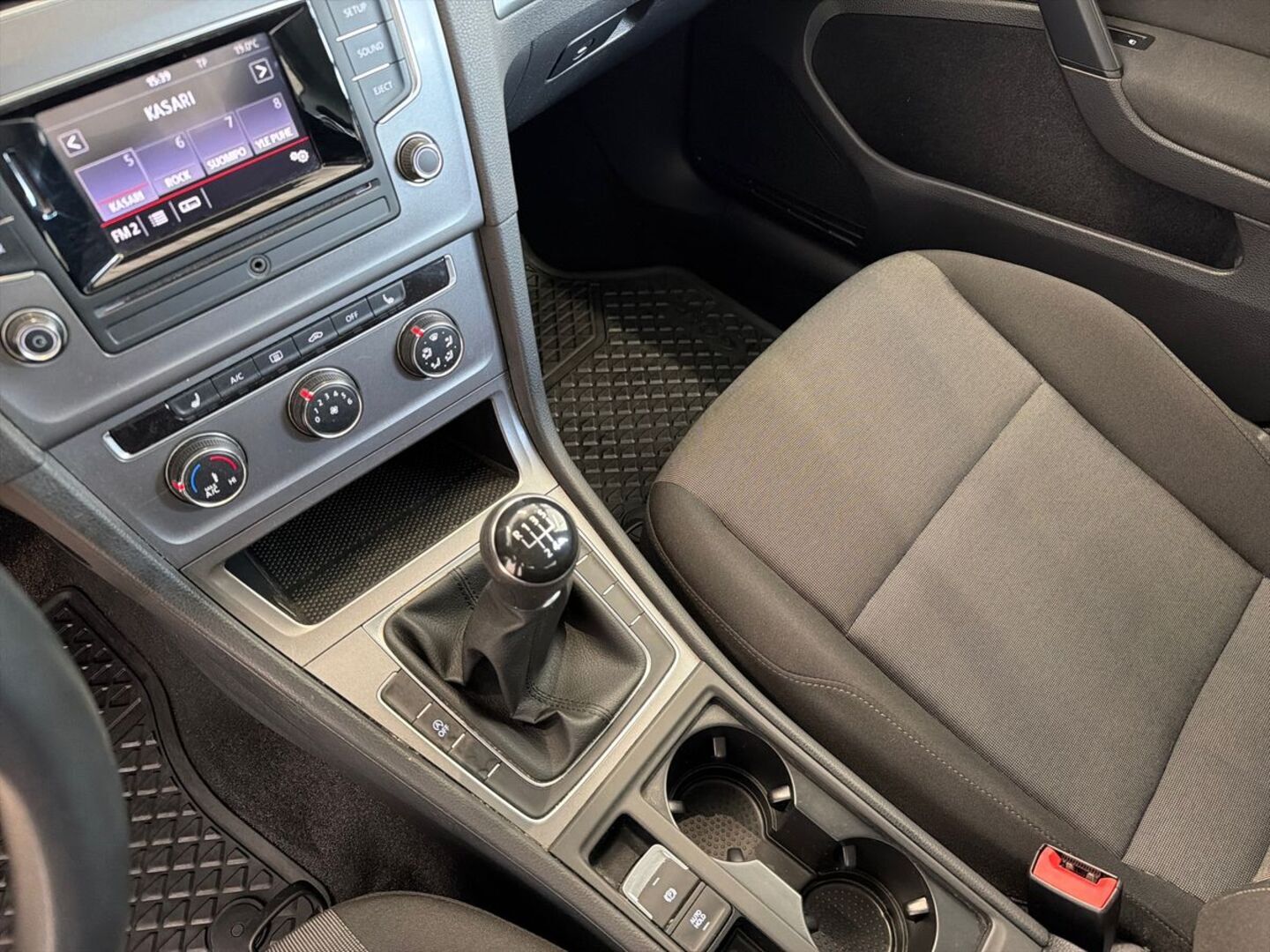 VOLKSWAGEN Golf 2014