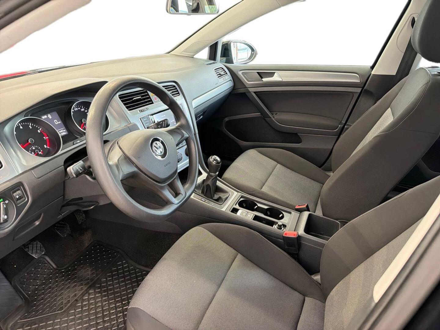 VOLKSWAGEN Golf 2014
