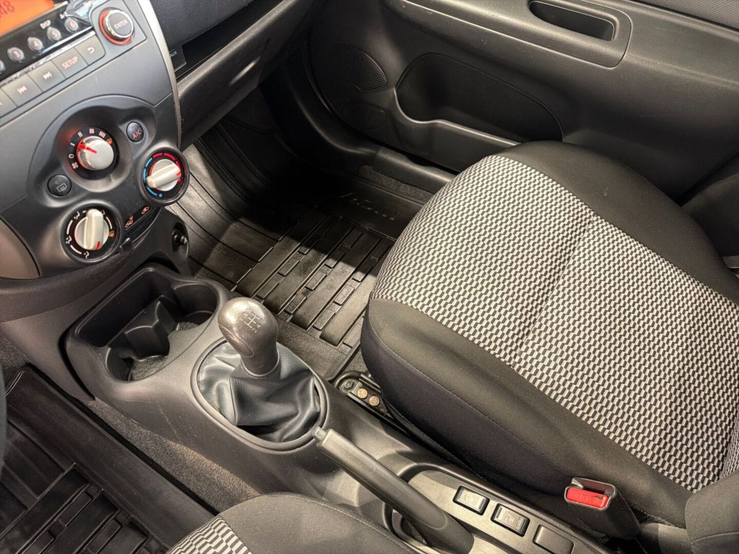 NISSAN Micra 2014