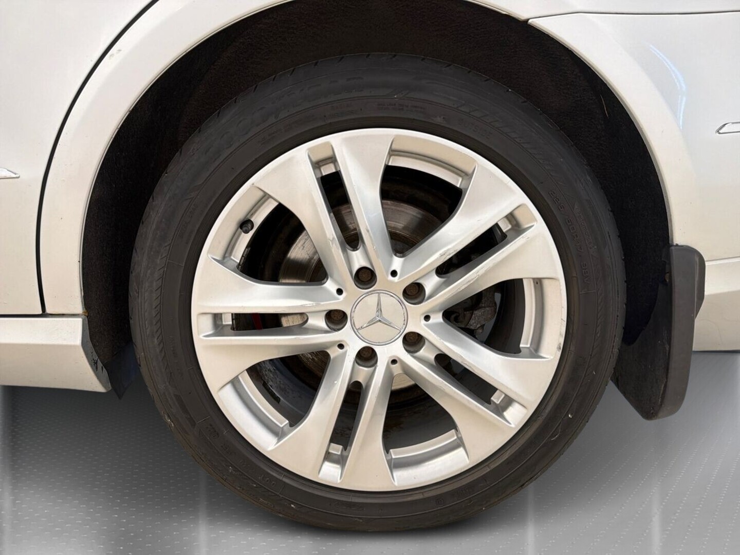 MERCEDES-BENZ E 2010