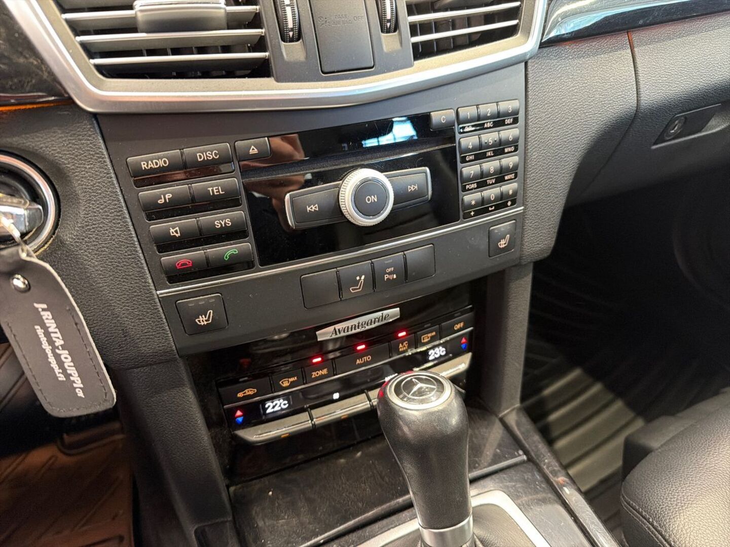 MERCEDES-BENZ E 2010
