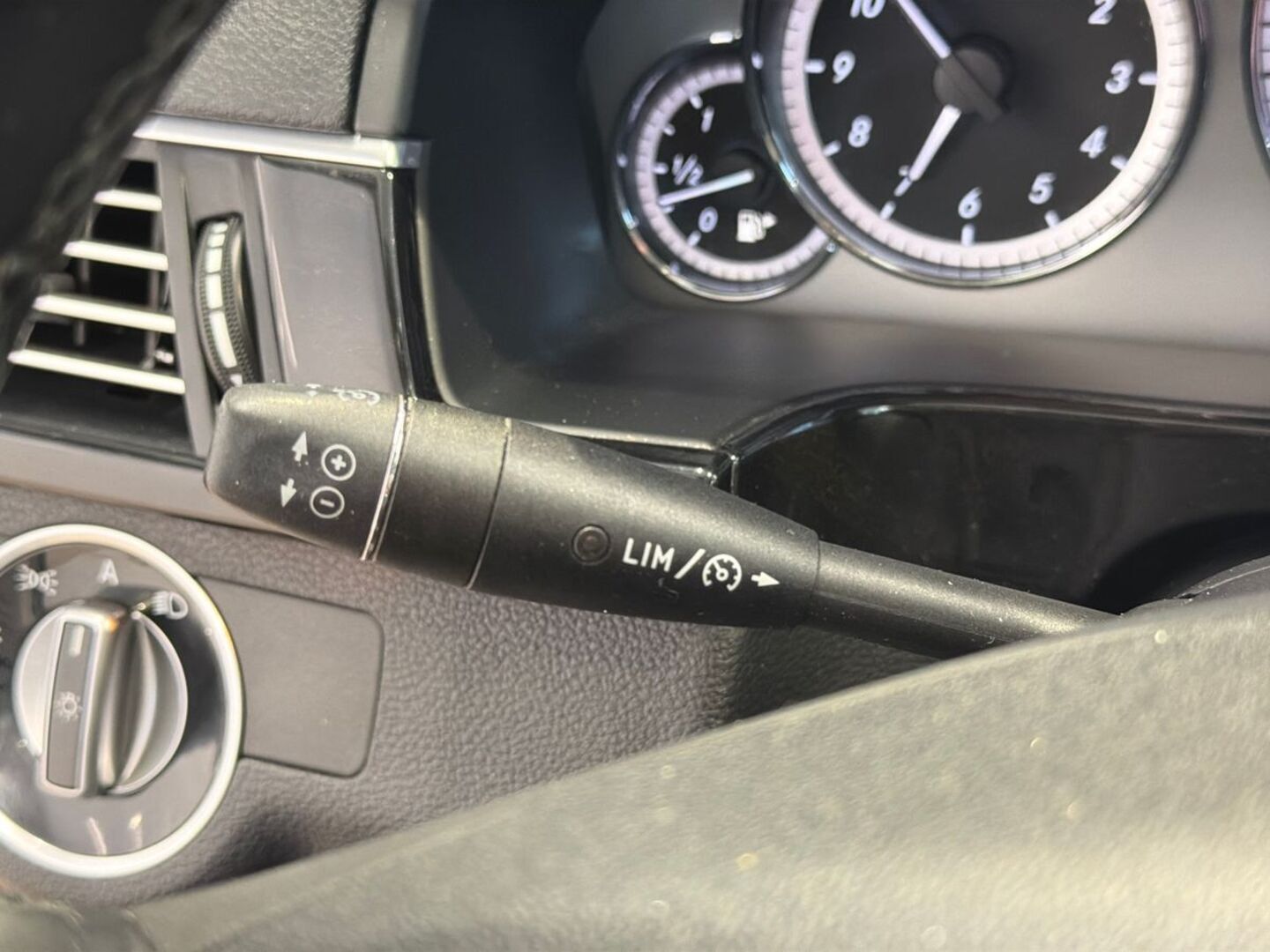 MERCEDES-BENZ E 2010