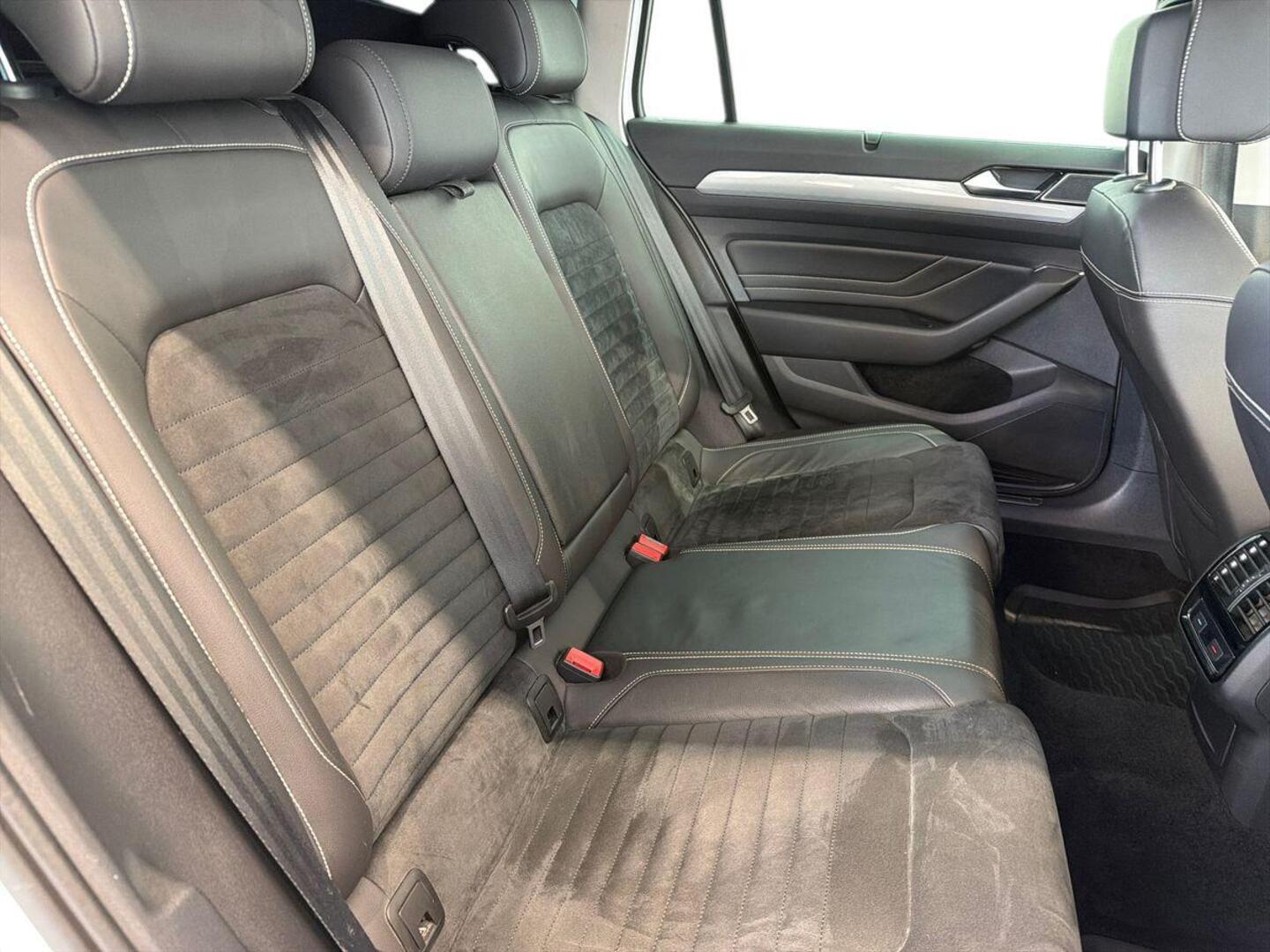 VOLKSWAGEN Passat 10