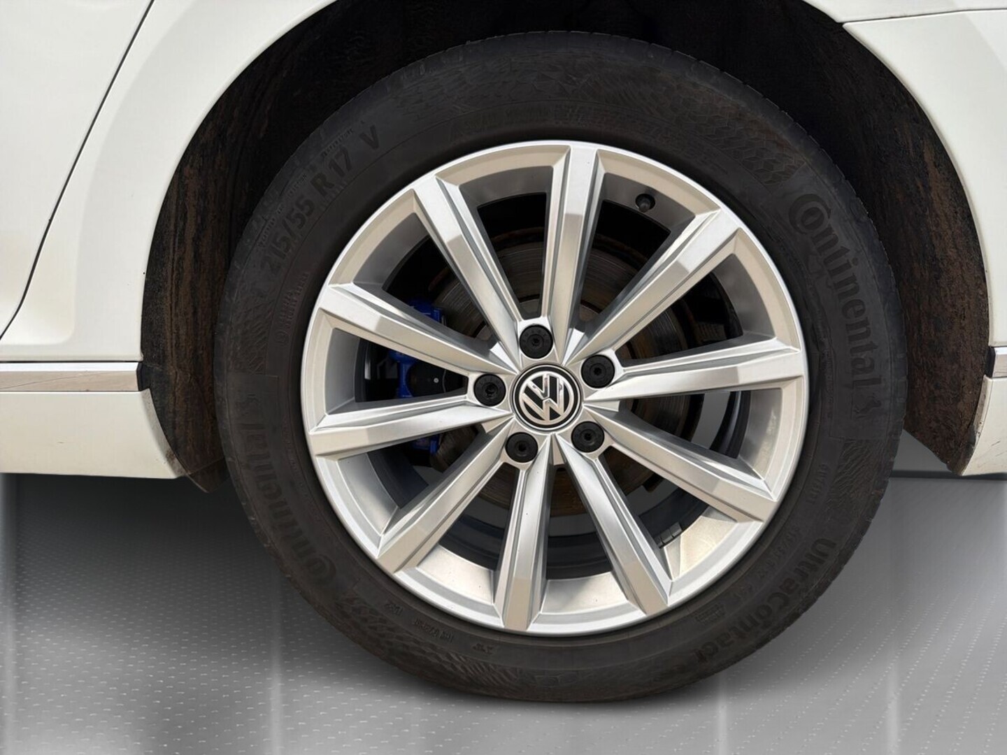 VOLKSWAGEN Passat 13