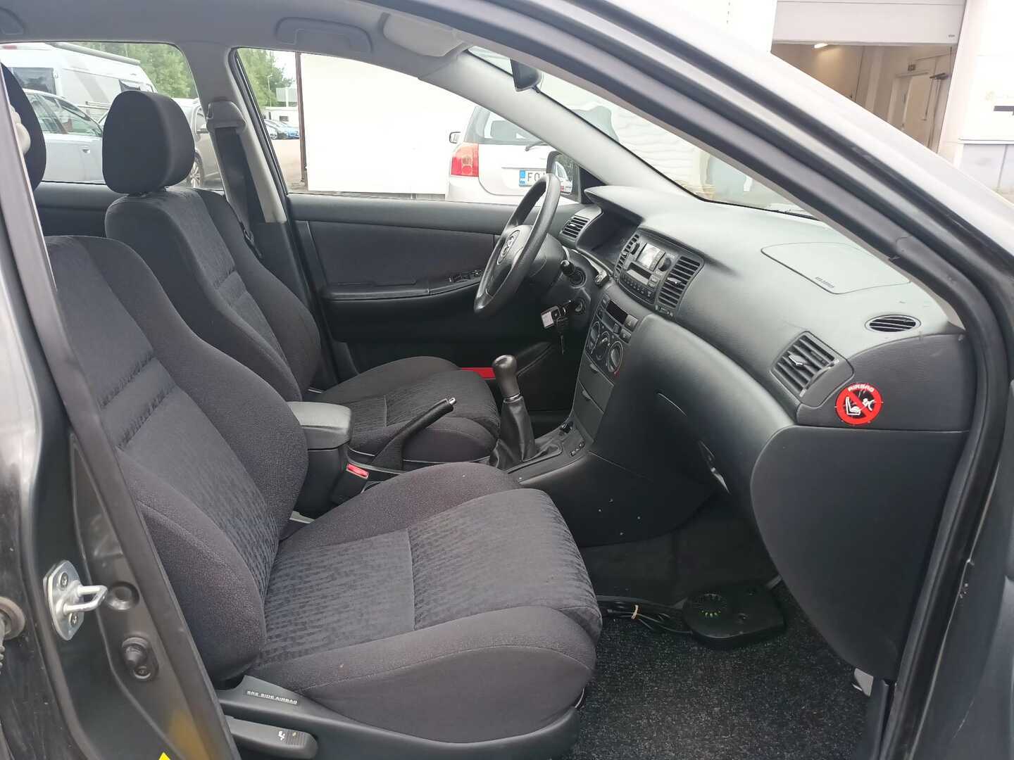 TOYOTA Corolla 2002