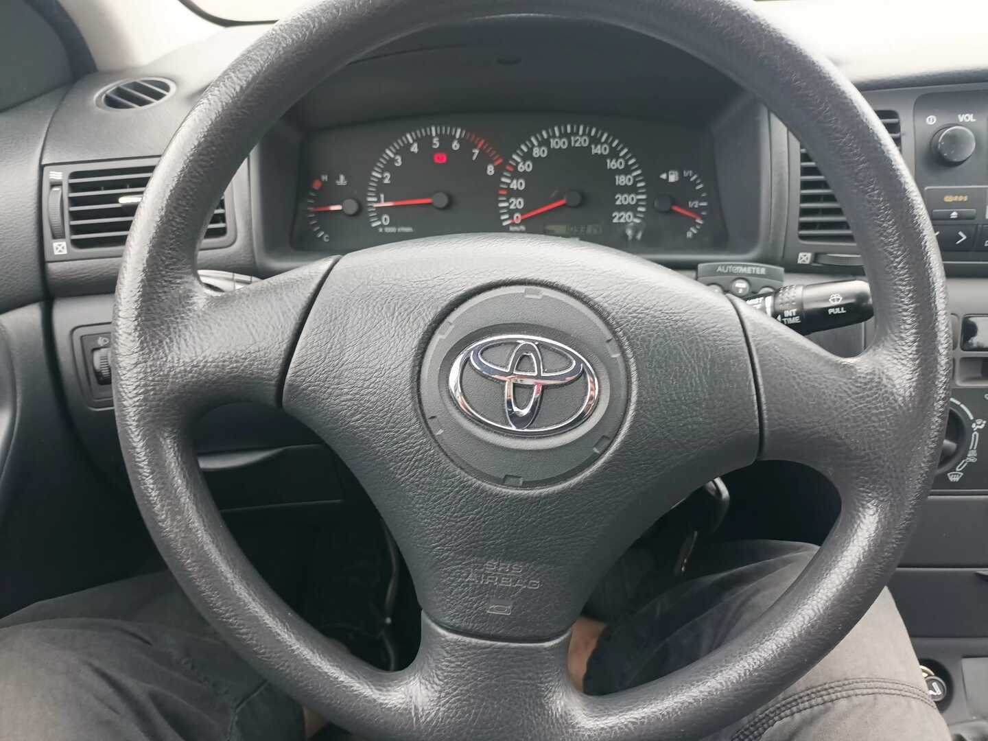 TOYOTA Corolla 2002