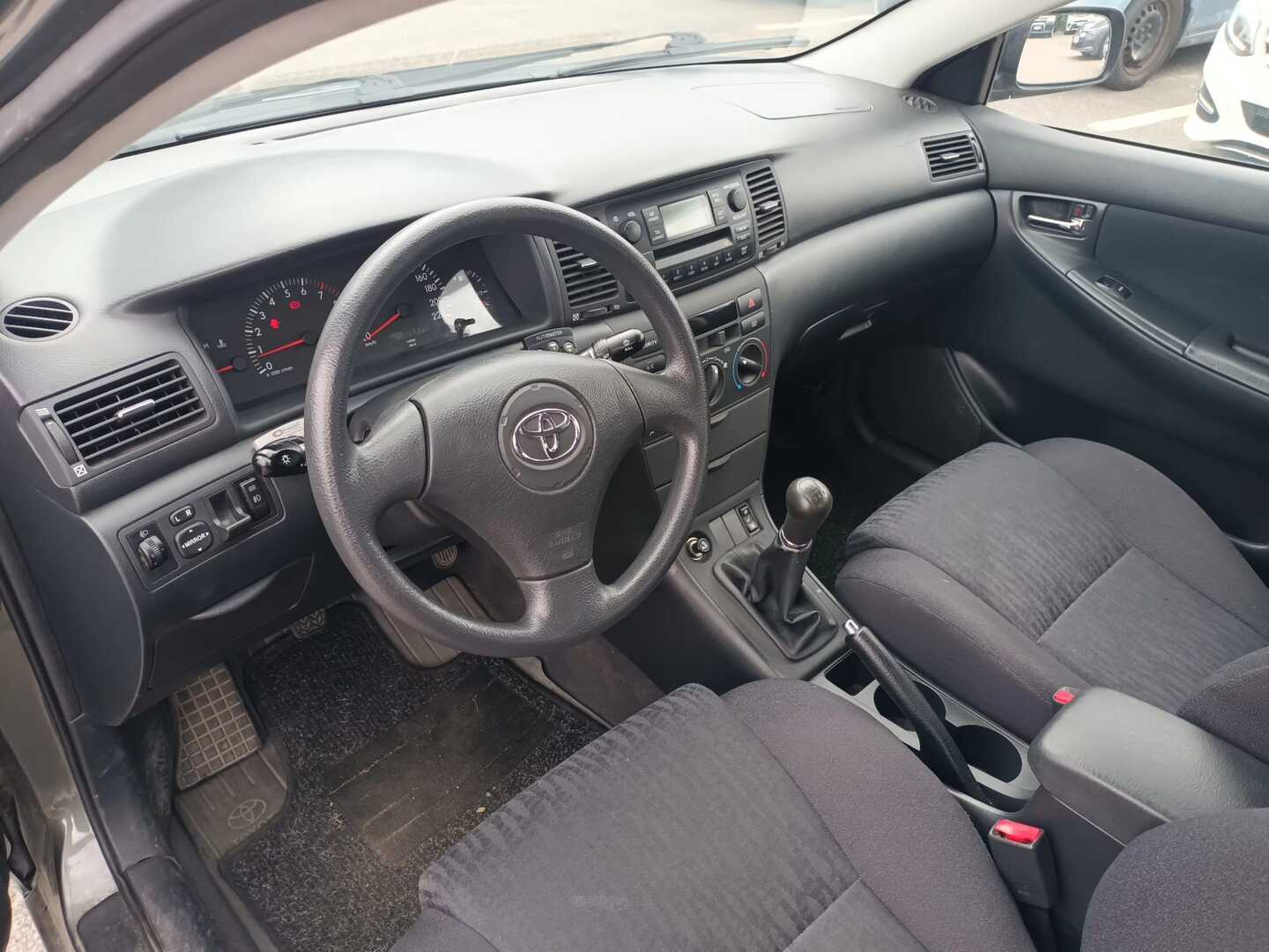 TOYOTA Corolla 2002