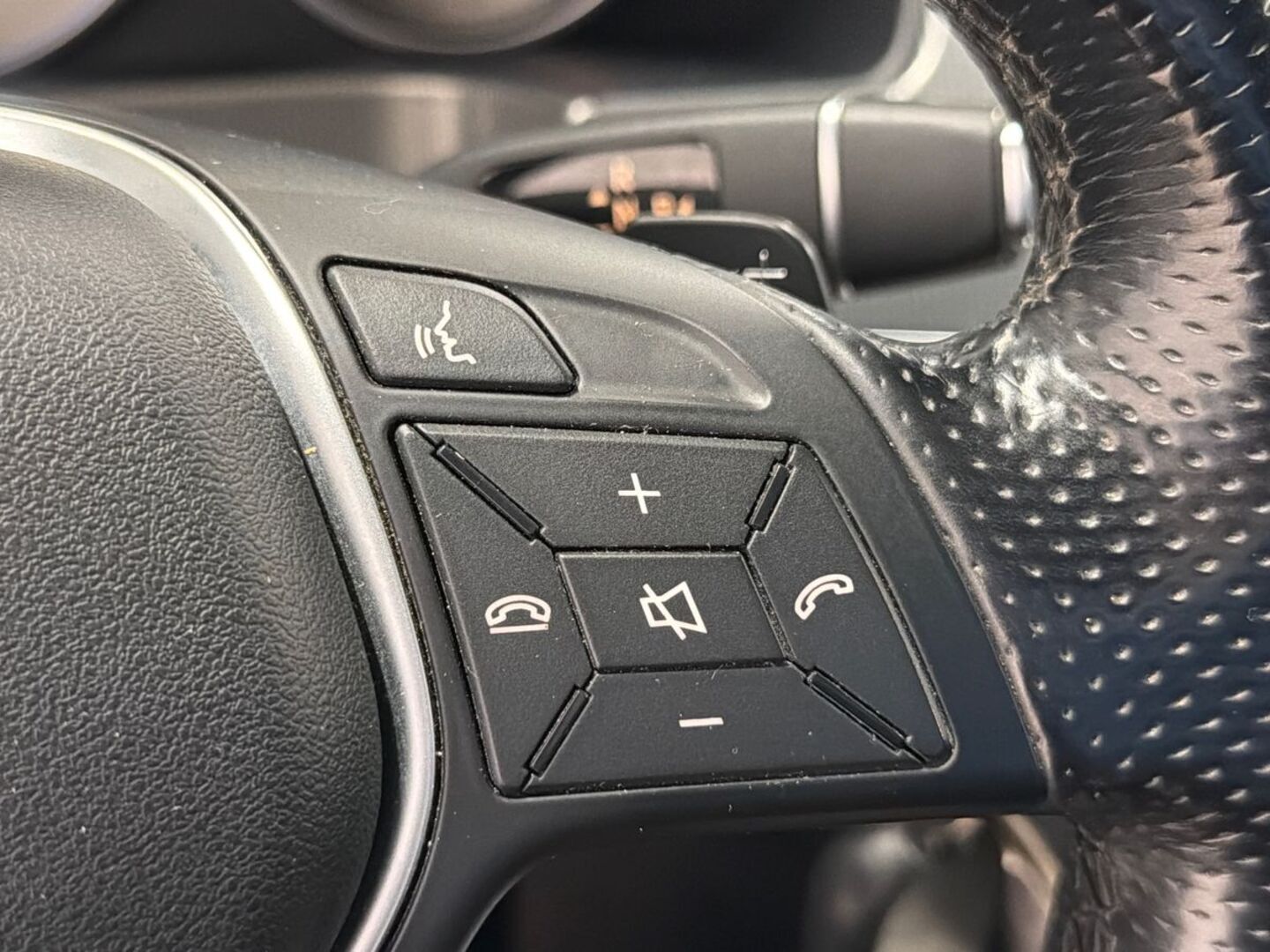 MERCEDES-BENZ E 2014