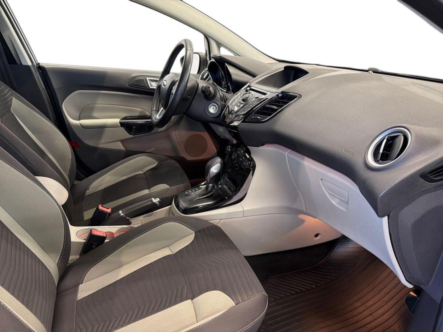 FORD Fiesta 2014
