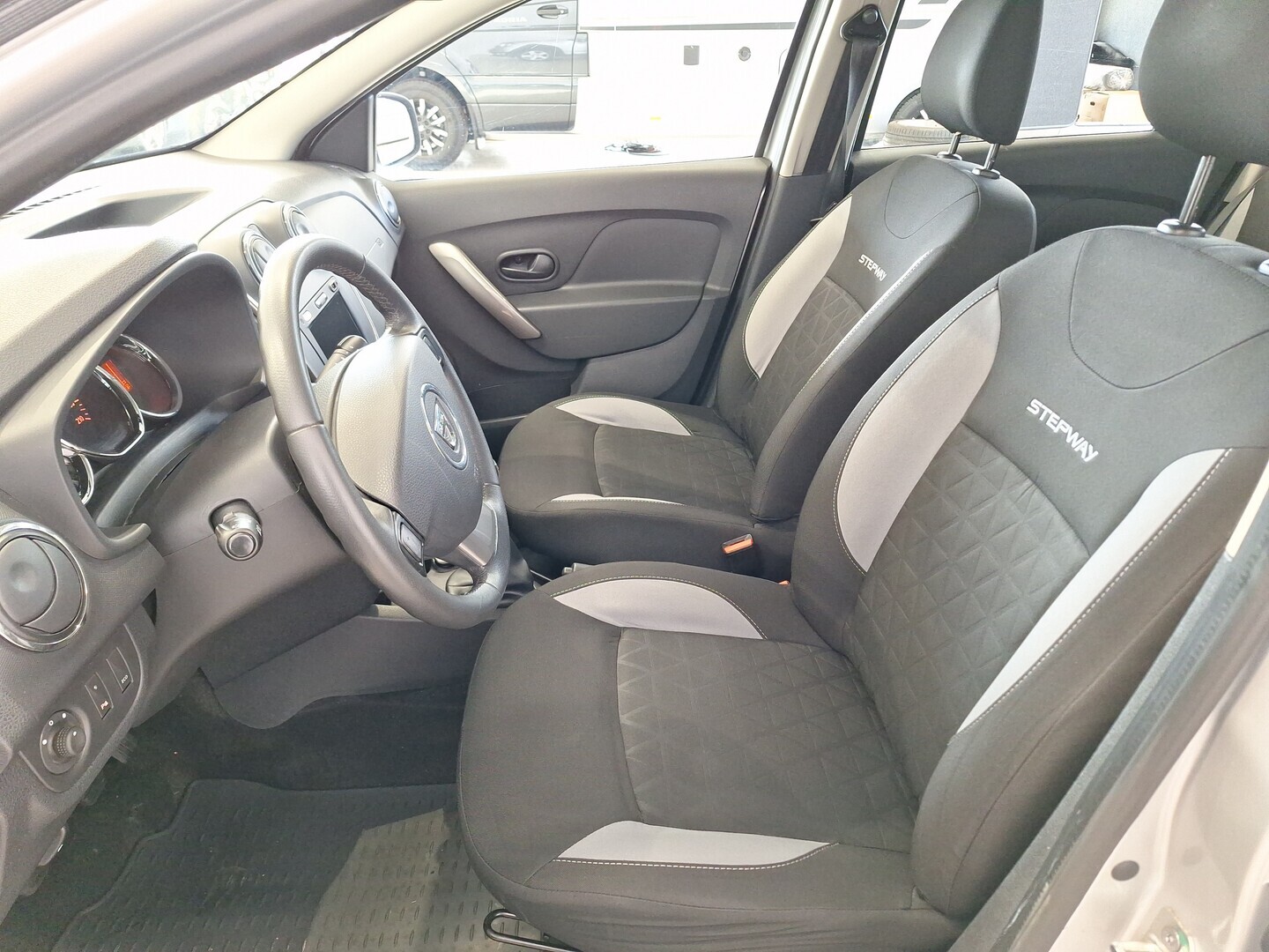 DACIA Sandero 2013