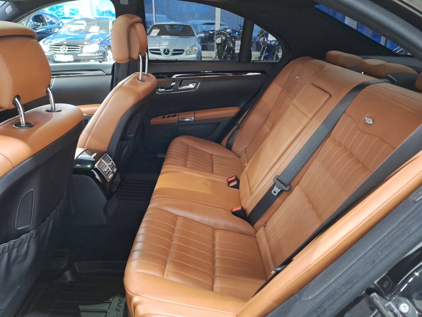 MERCEDES-BENZ S 2010