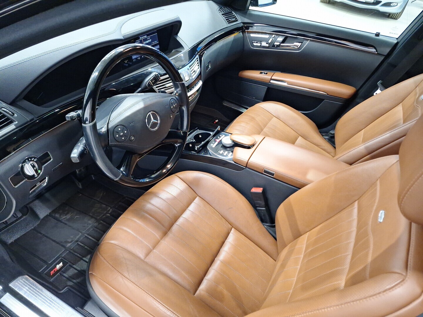 MERCEDES-BENZ S 2010