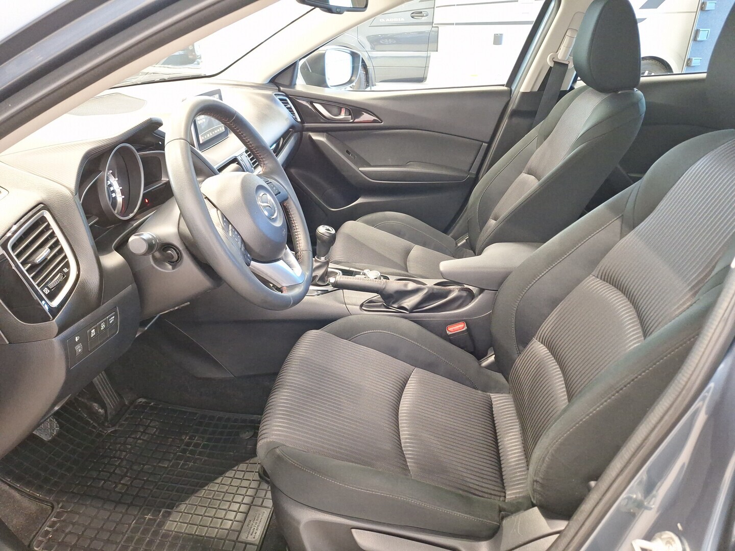 MAZDA Mazda3 2015
