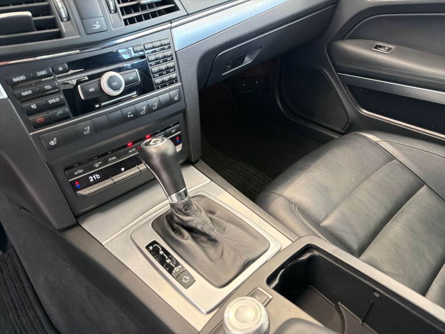 MERCEDES-BENZ E 2011