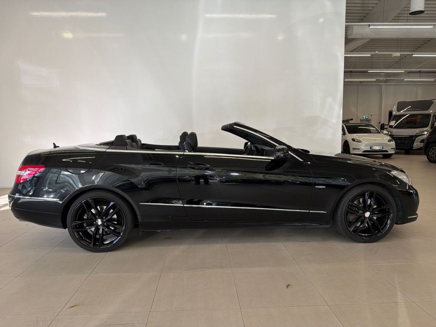 MERCEDES-BENZ E 2011