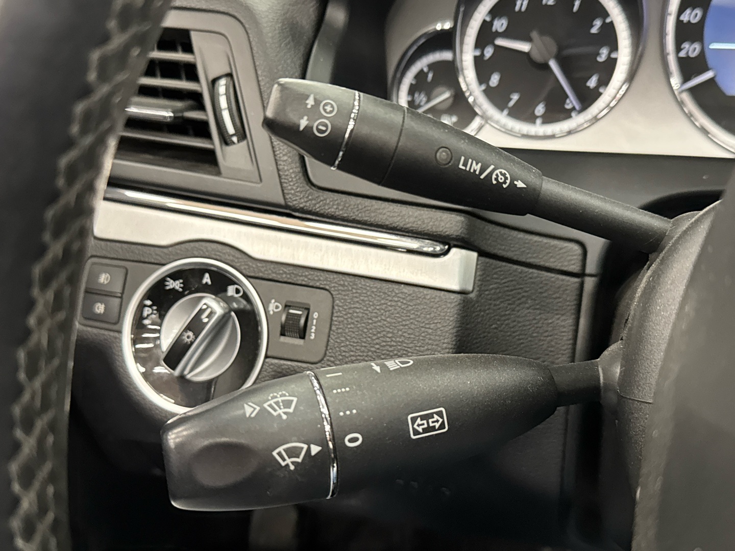 MERCEDES-BENZ E 2011
