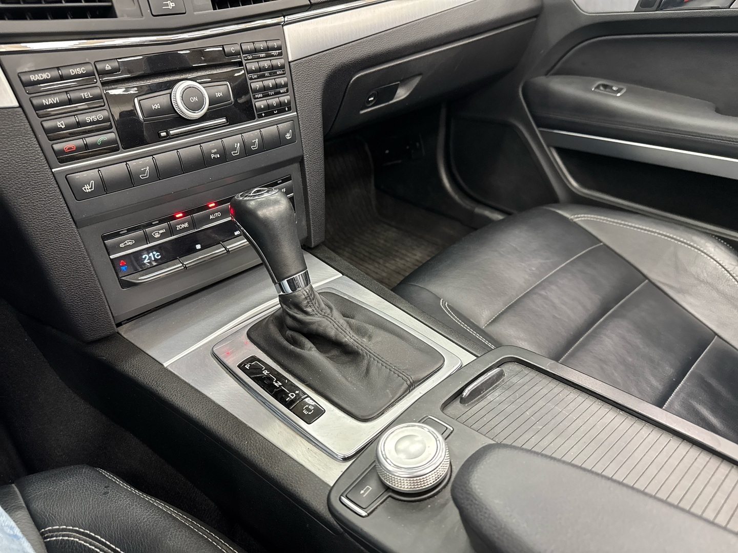 MERCEDES-BENZ E 2011