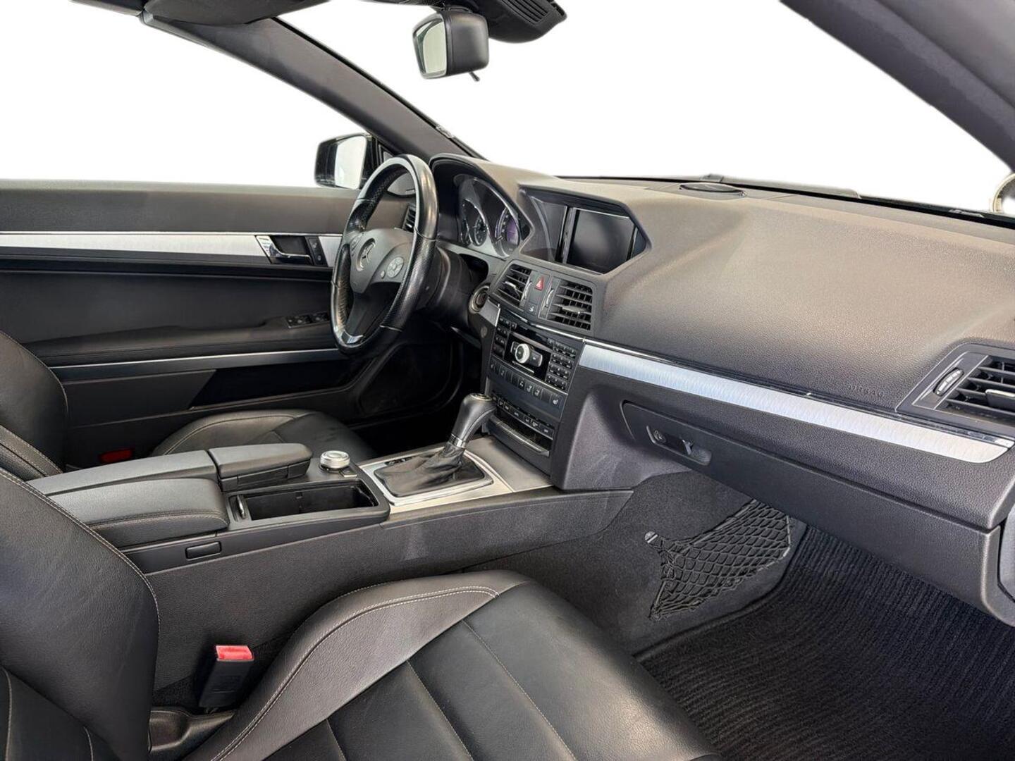 MERCEDES-BENZ E 2011