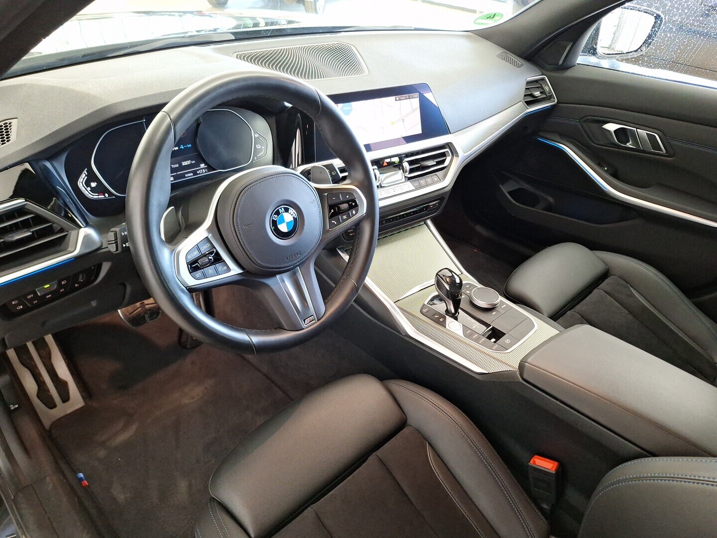 BMW 330 2021