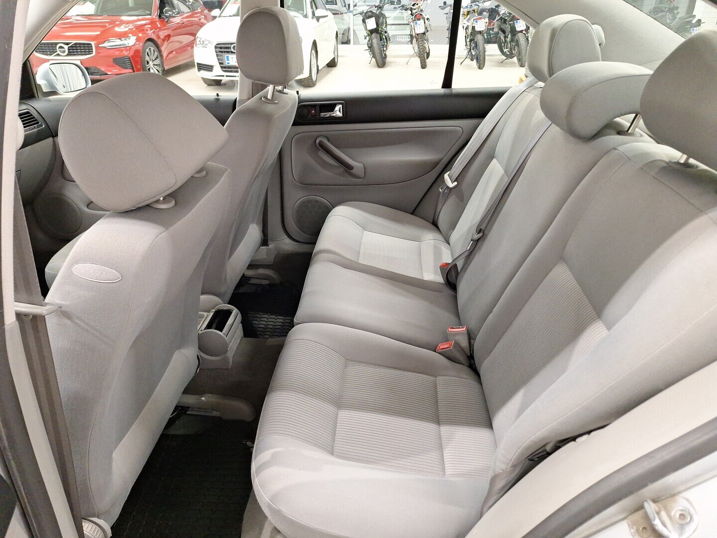 VOLKSWAGEN Bora 2003