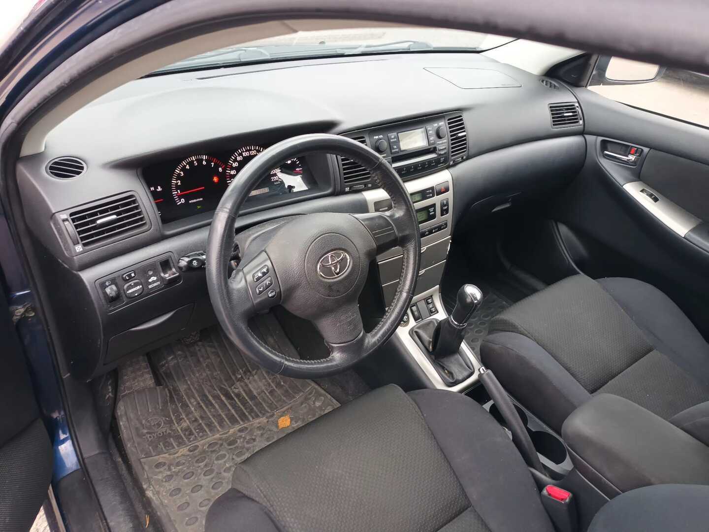 TOYOTA Corolla 2004