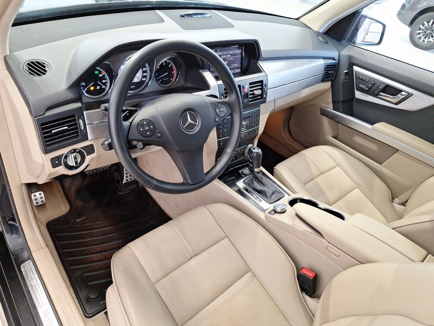 MERCEDES-BENZ GLK 2011