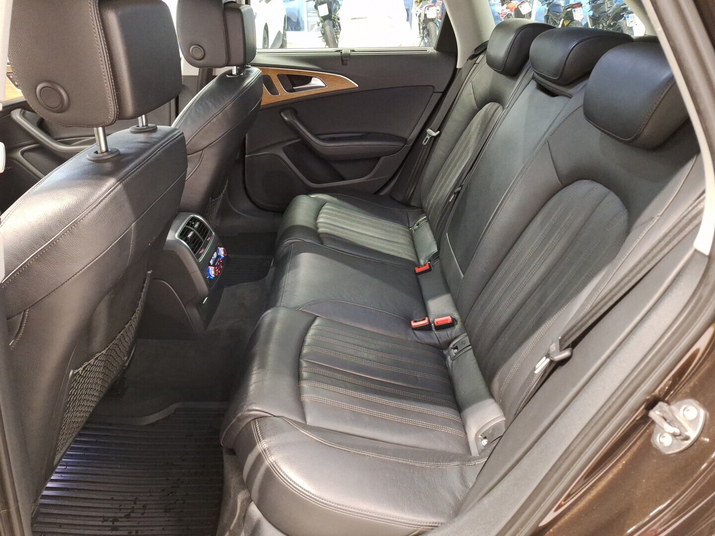 AUDI A6 allroad quattro 2012