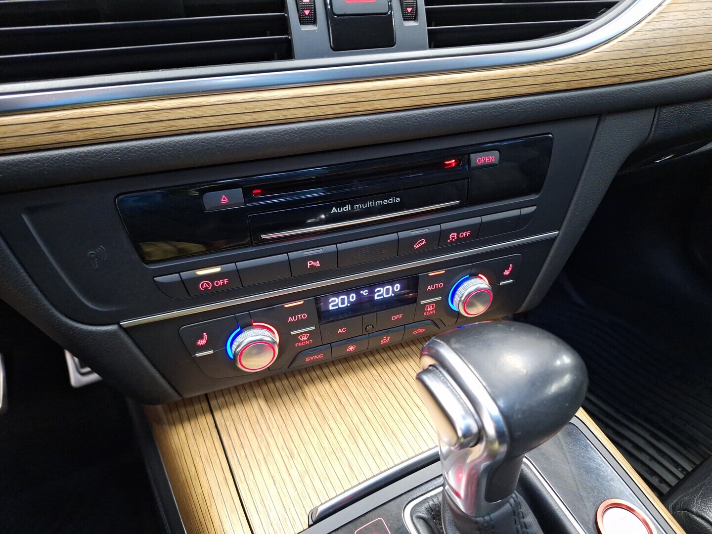 AUDI A6 allroad quattro 2012