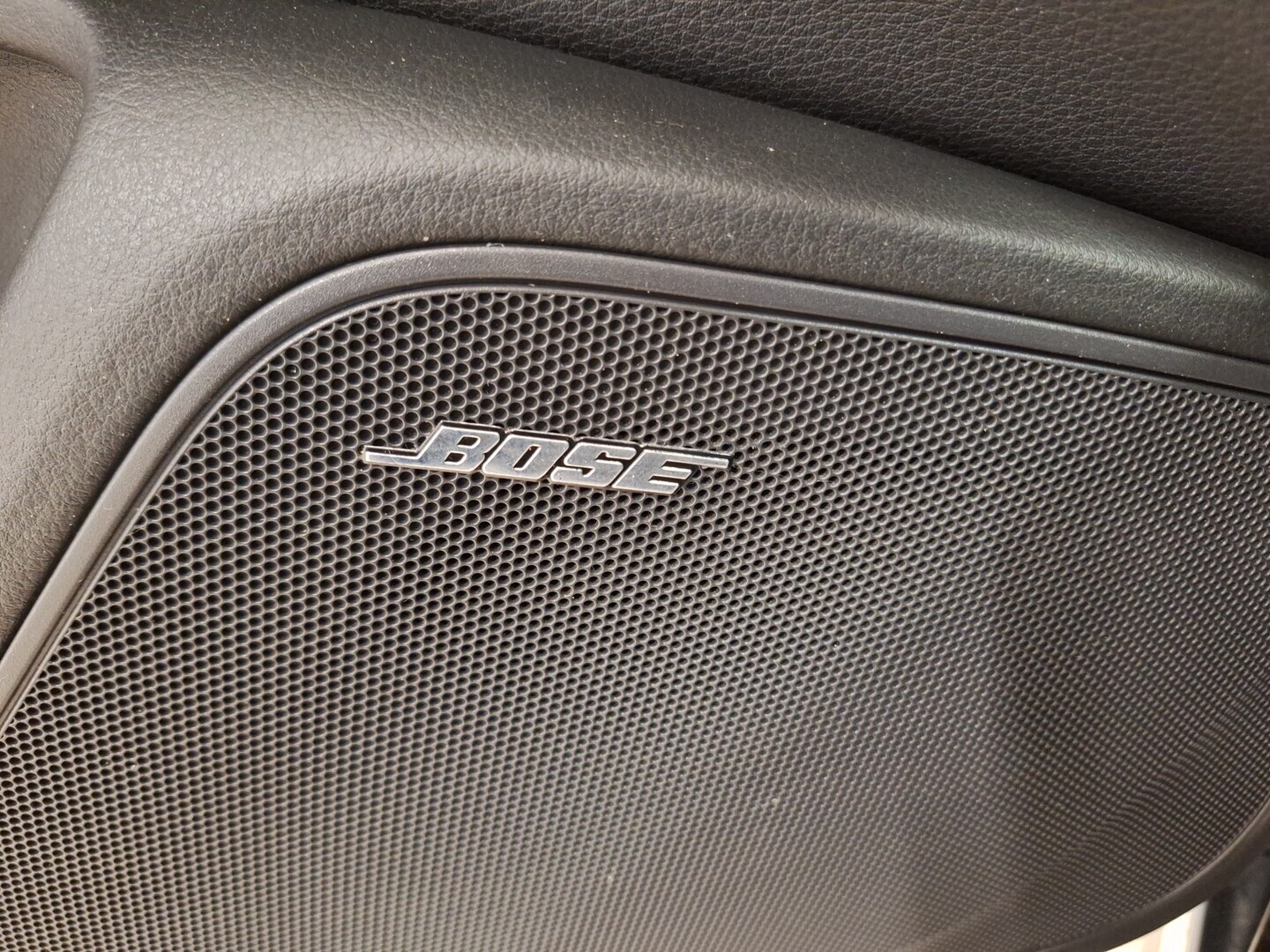 AUDI A6 allroad quattro 2012