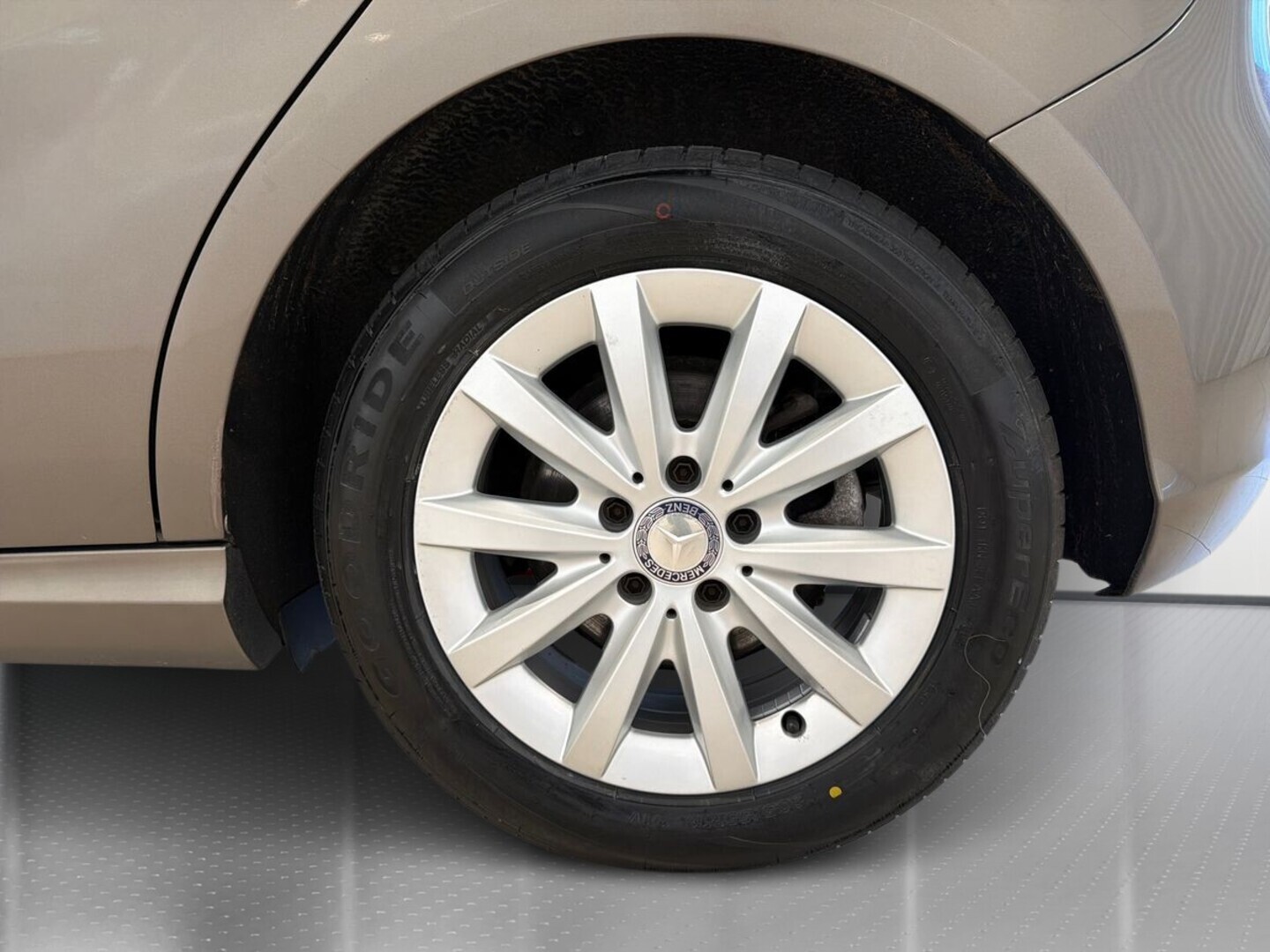 MERCEDES-BENZ A 2013