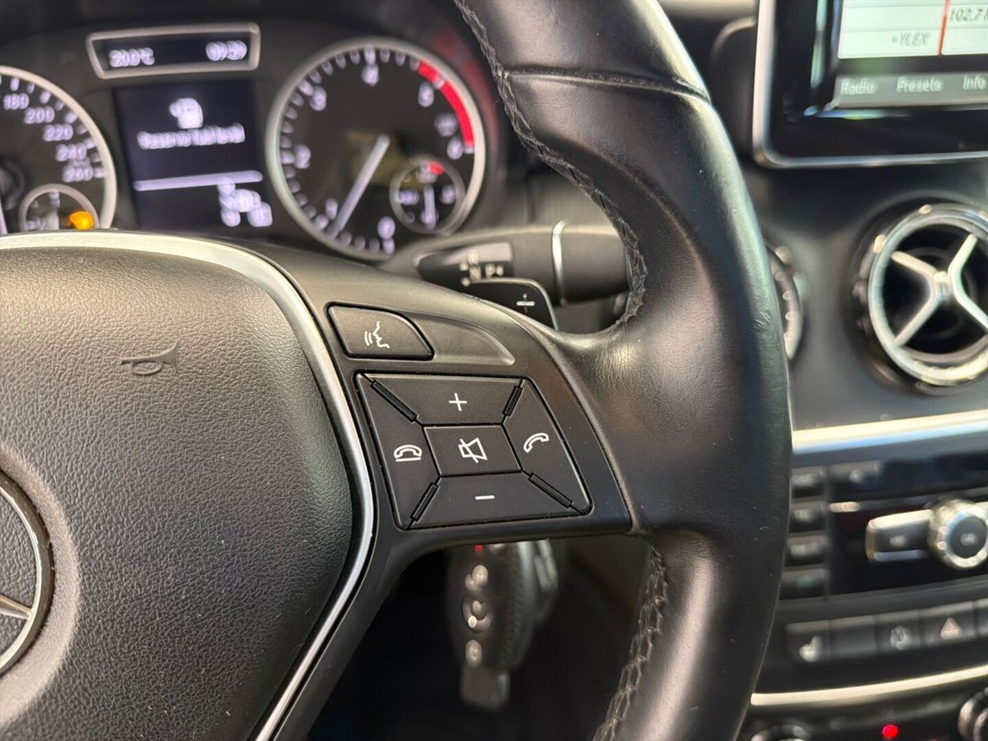 MERCEDES-BENZ A 2013