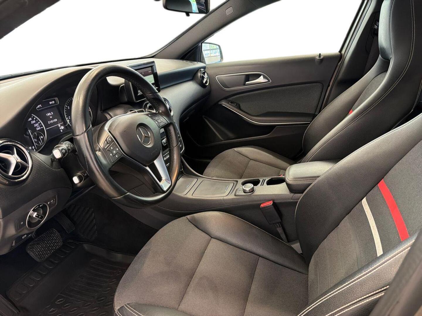 MERCEDES-BENZ A 2013