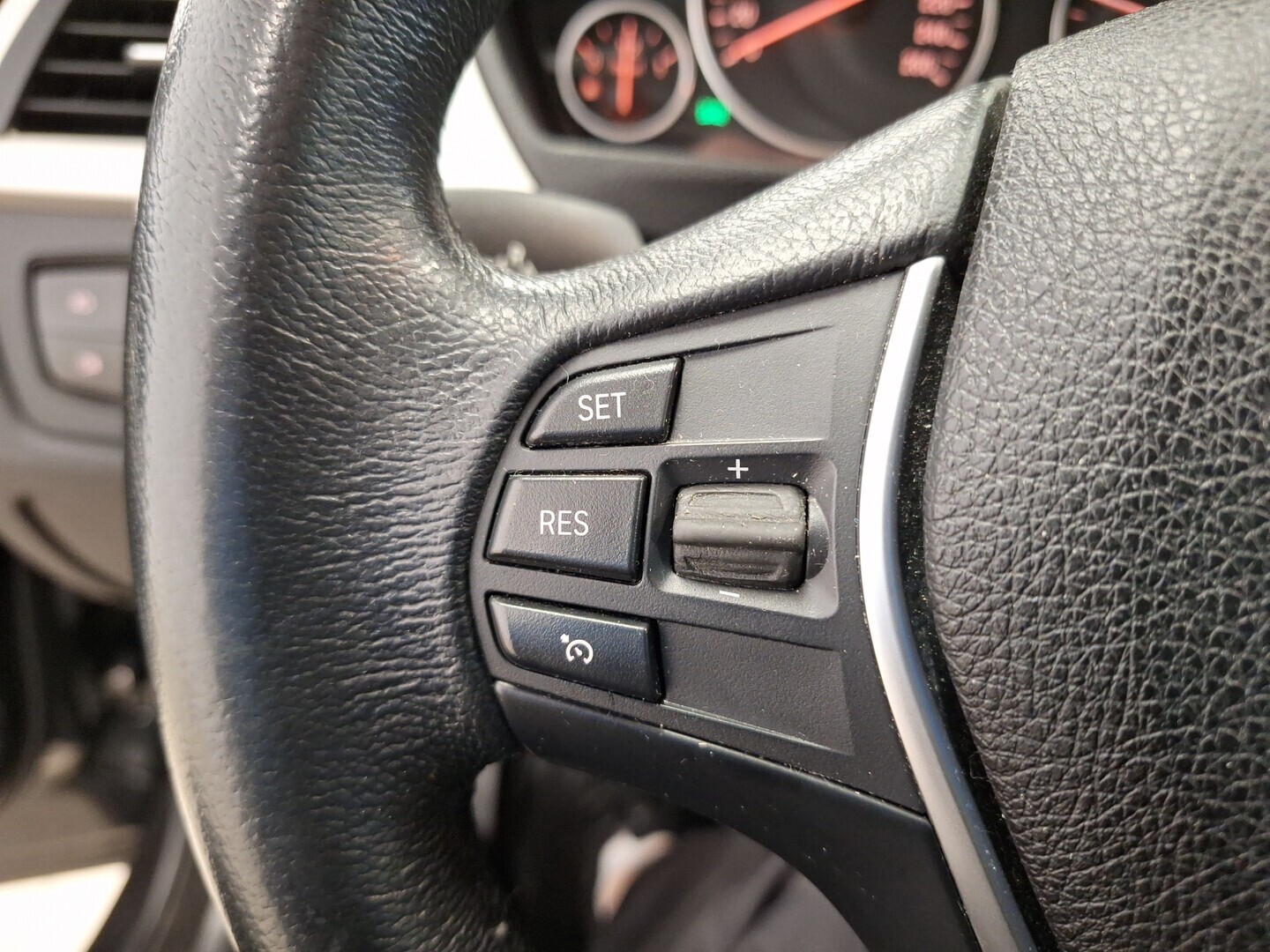 BMW 318 Gran Turismo 2014