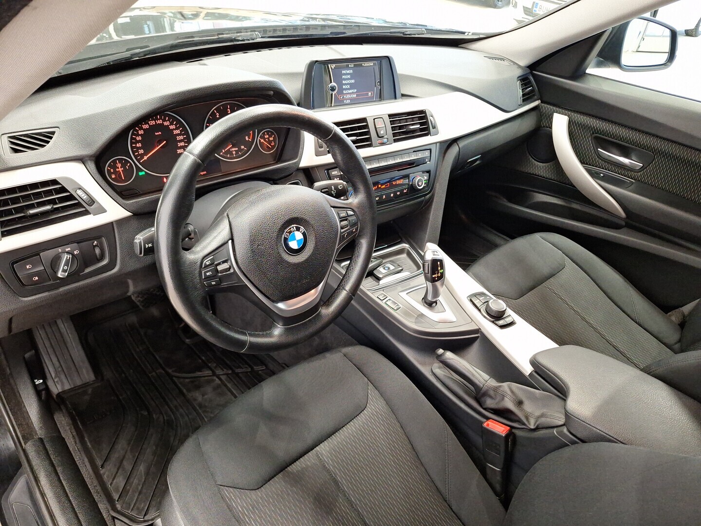 BMW 318 Gran Turismo 2014