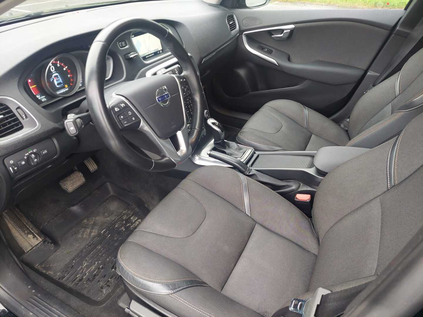 VOLVO V40 Cross Country 2015