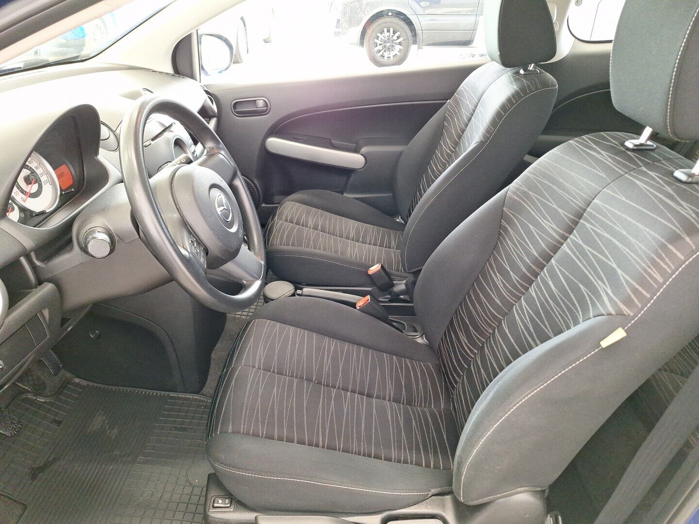 MAZDA 2 2008