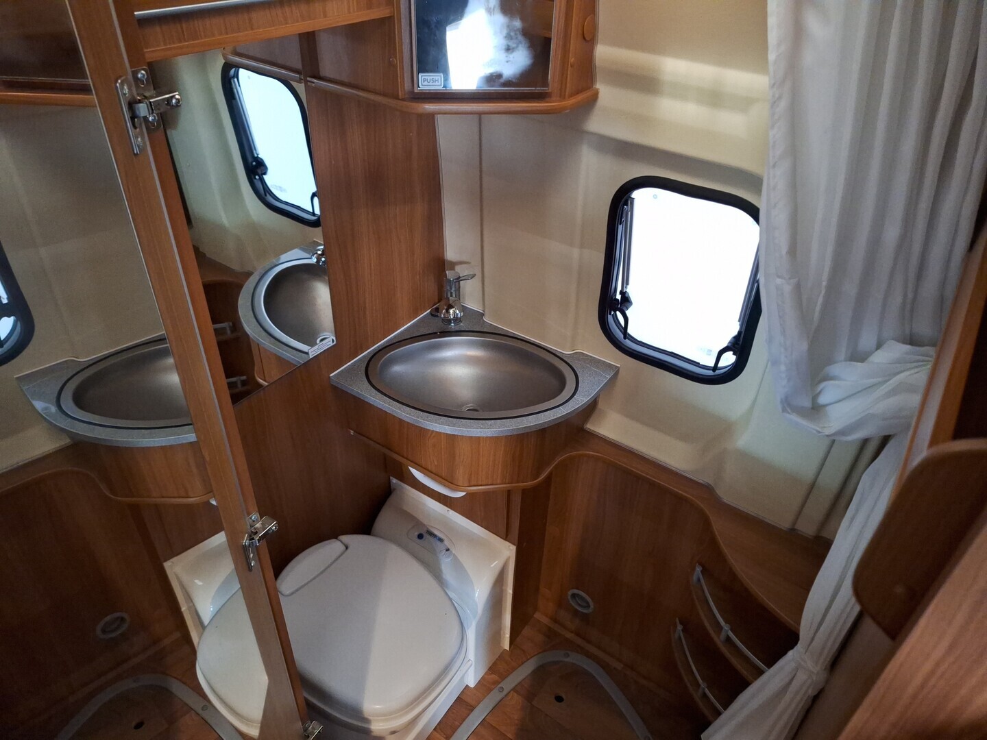 PÖSSL Globecar 2010