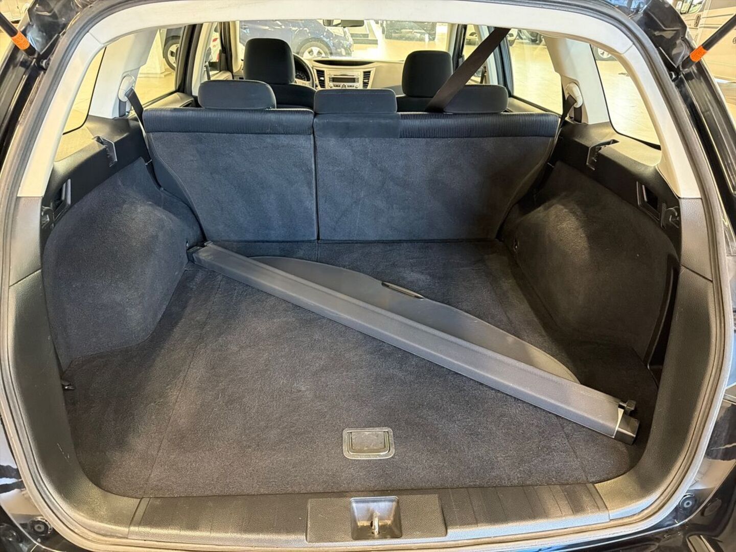 SUBARU Outback 2011
