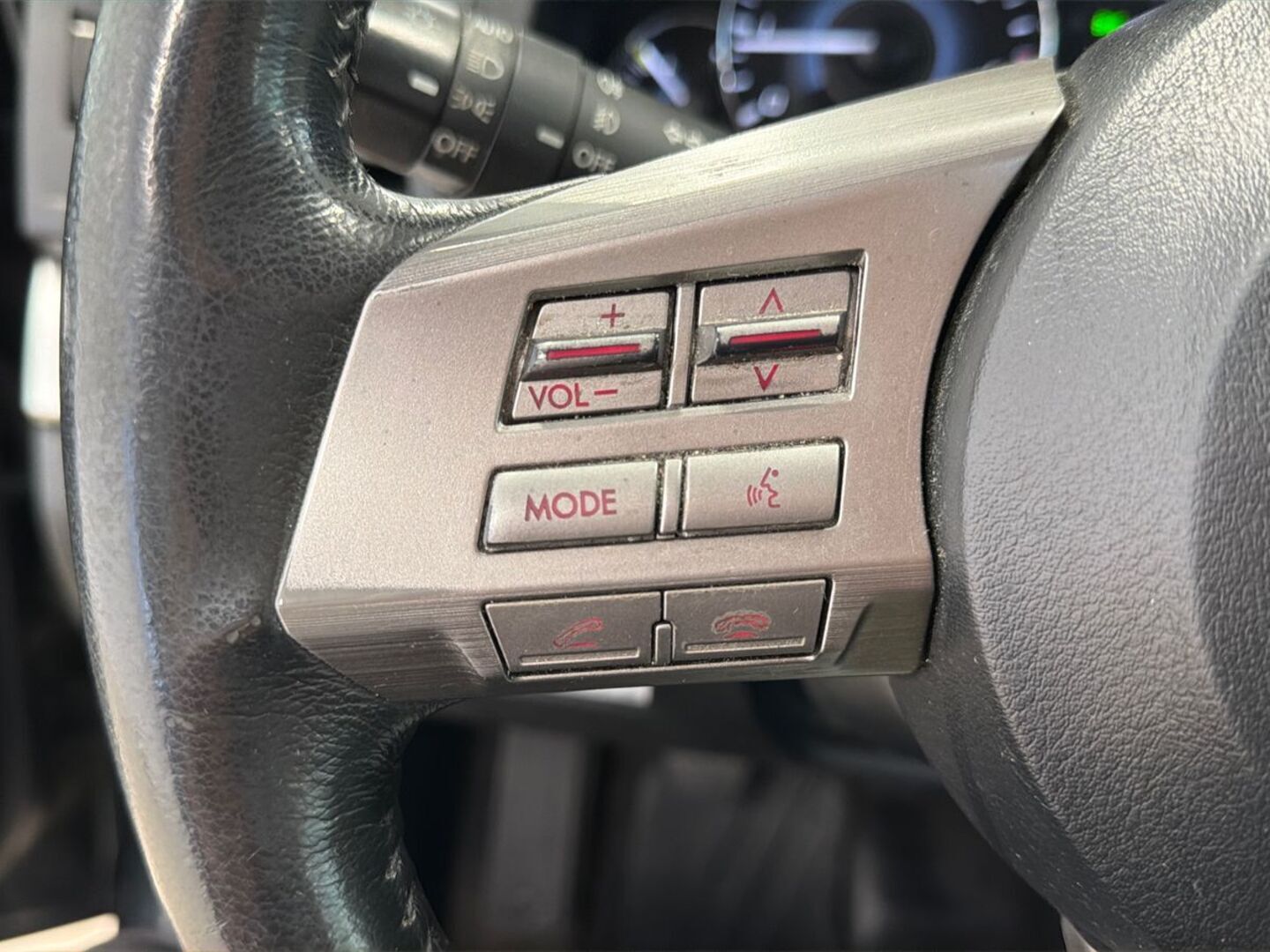 SUBARU Outback 2011