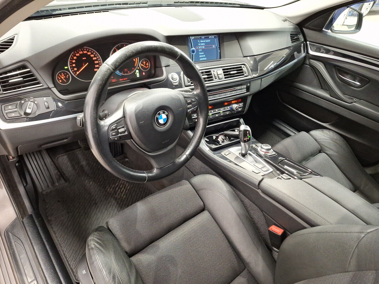 BMW 520 2011