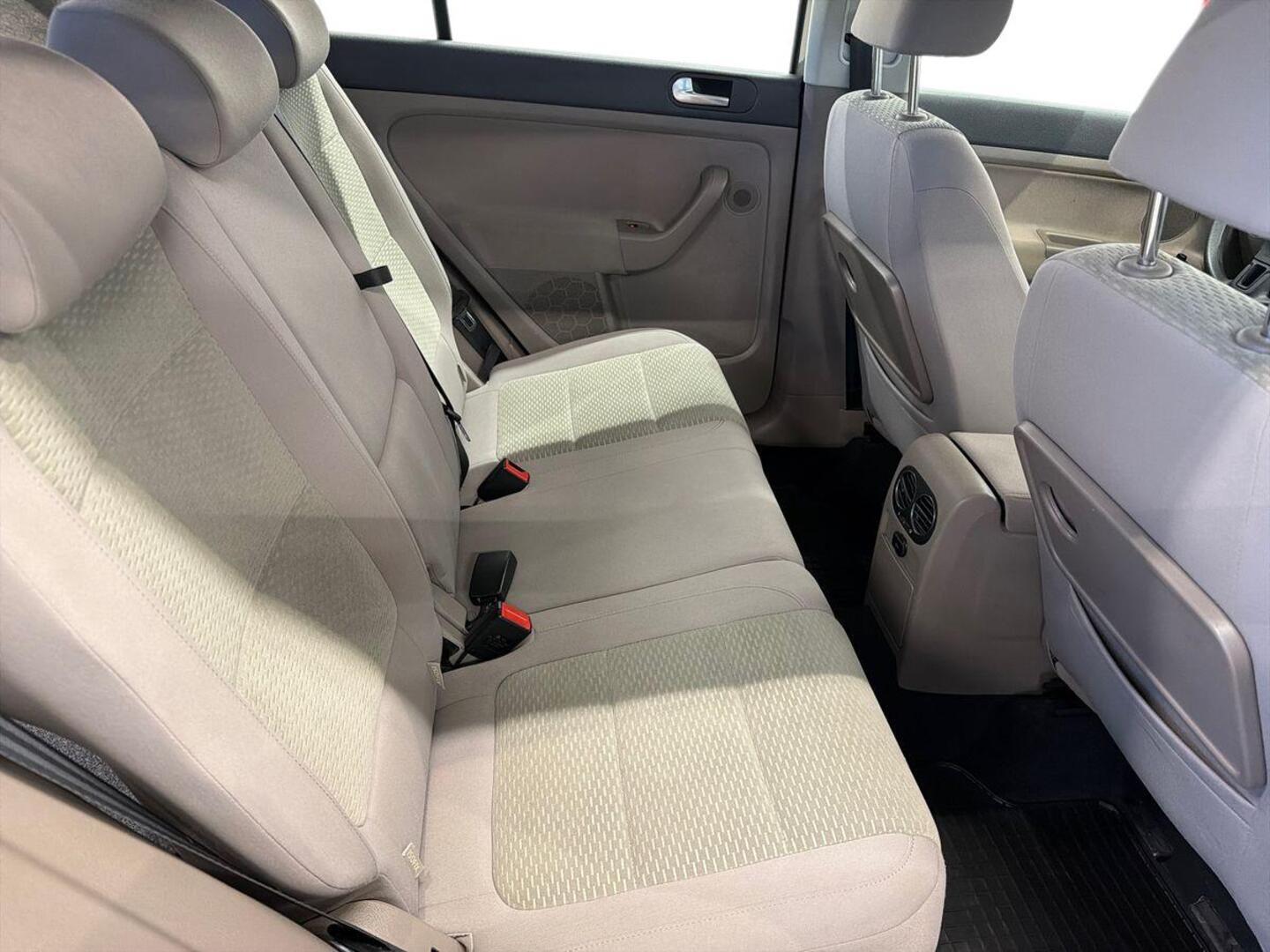 VOLKSWAGEN Golf Plus 2011