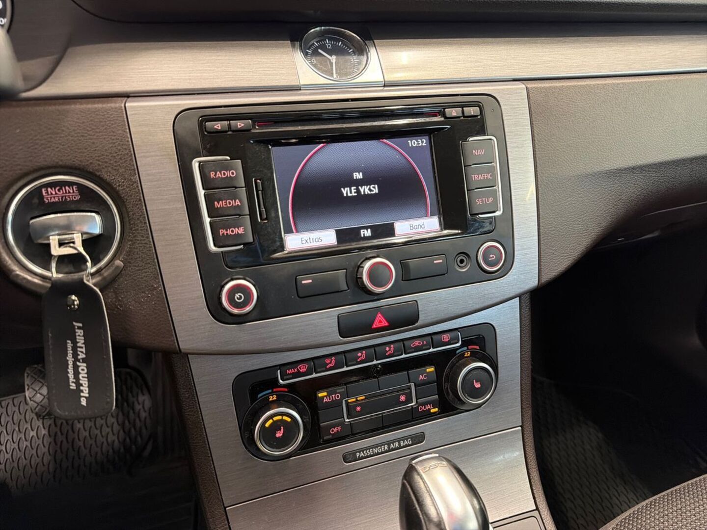VOLKSWAGEN Passat 2011