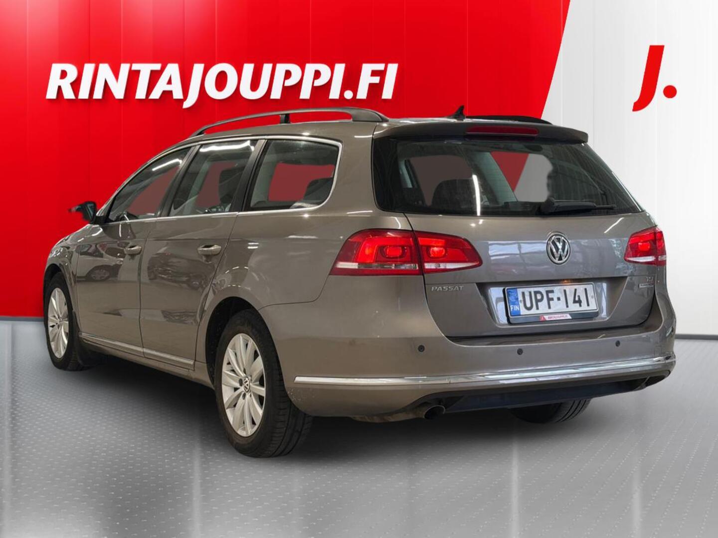 VOLKSWAGEN Passat 2011