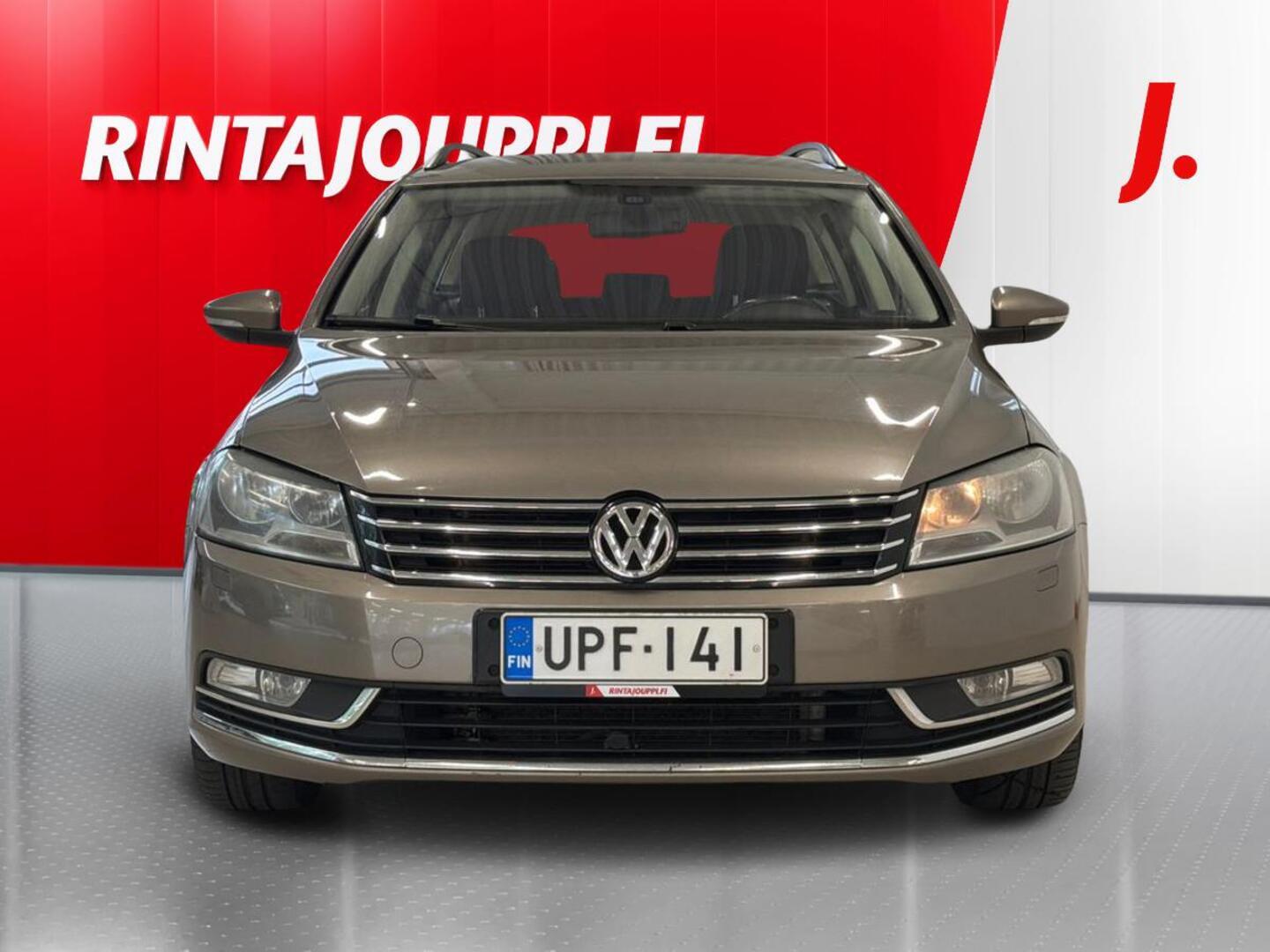 VOLKSWAGEN Passat 2011