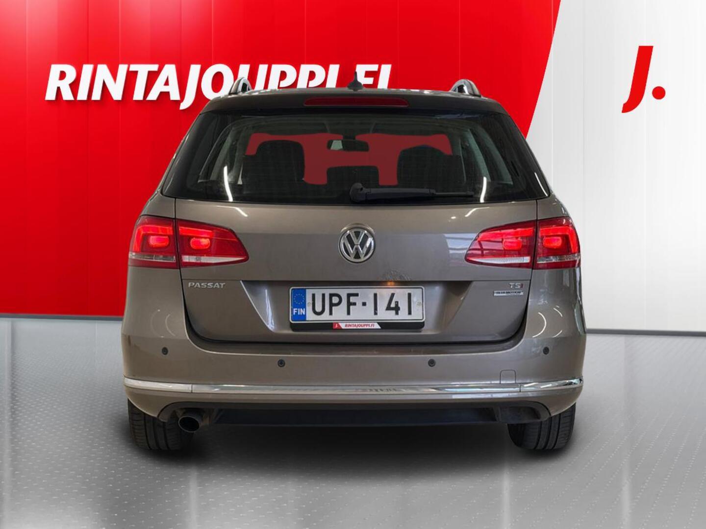 VOLKSWAGEN Passat 2011