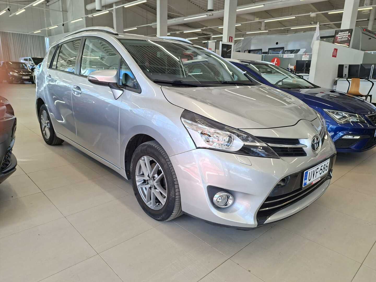 TOYOTA Verso 2015