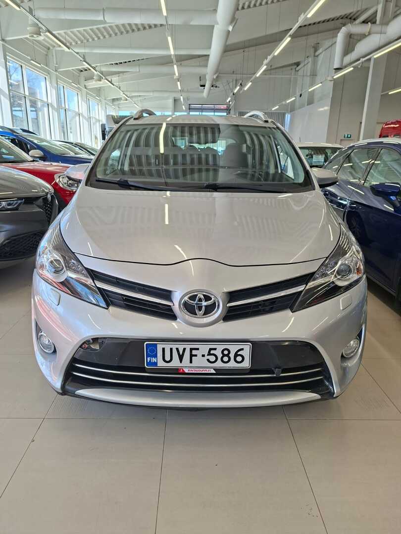 TOYOTA Verso 2015