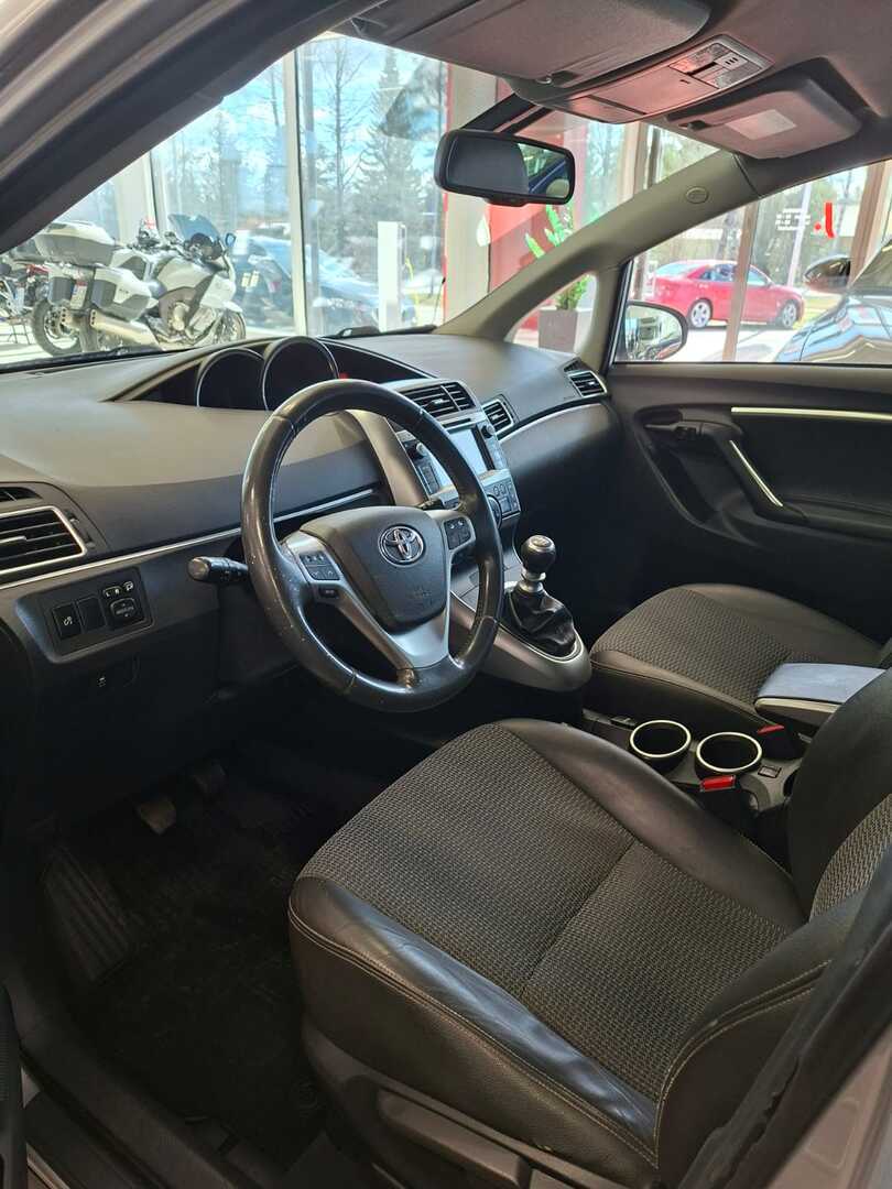 TOYOTA Verso 2015