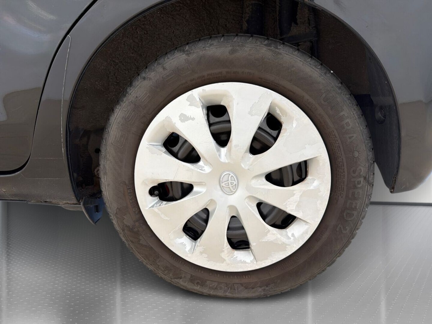 TOYOTA Yaris 2013