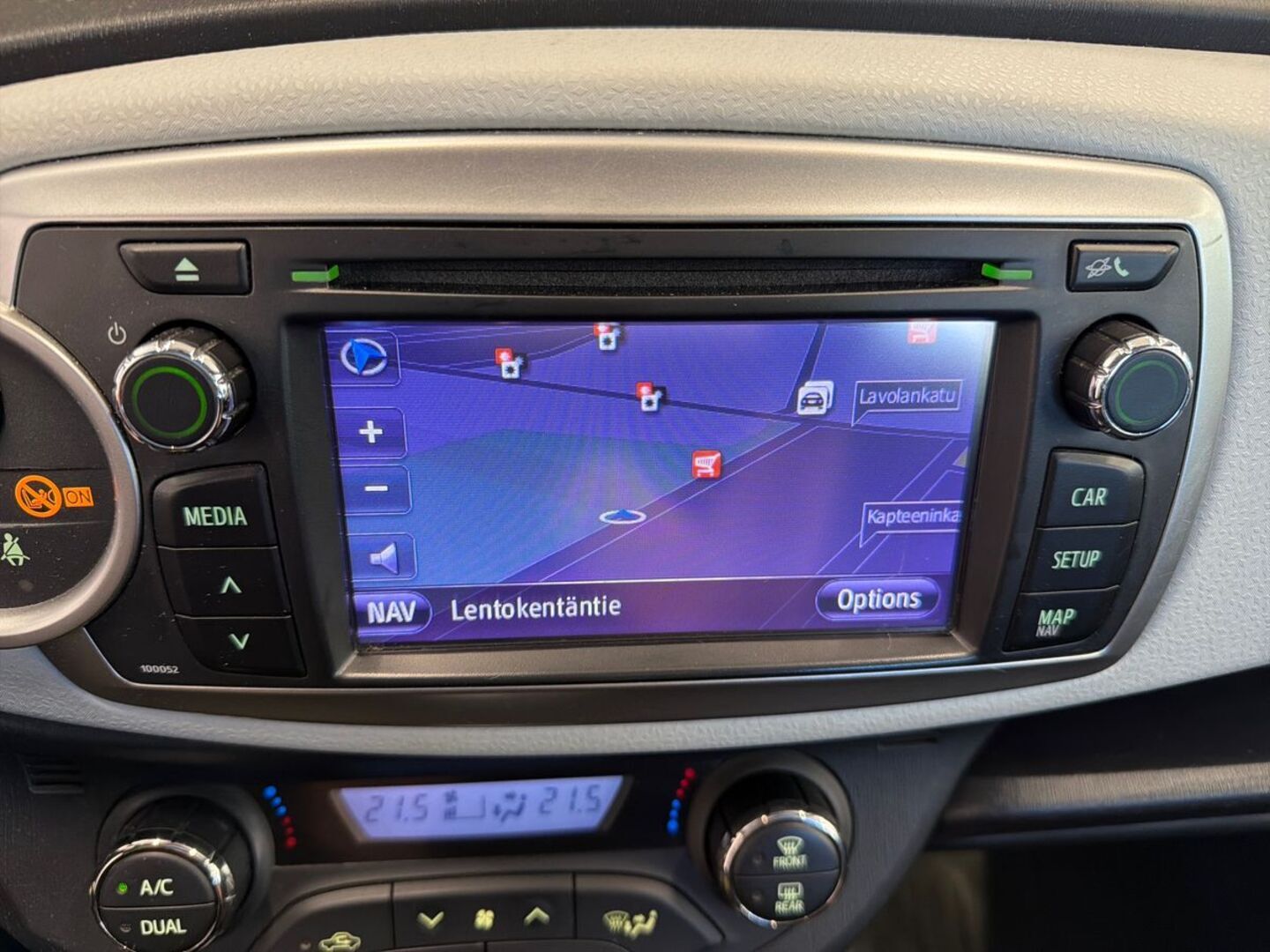 TOYOTA Yaris 2013
